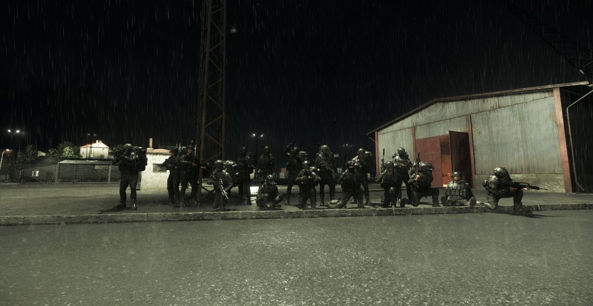 Pelotón del Clan FEAR bajo la lluvia